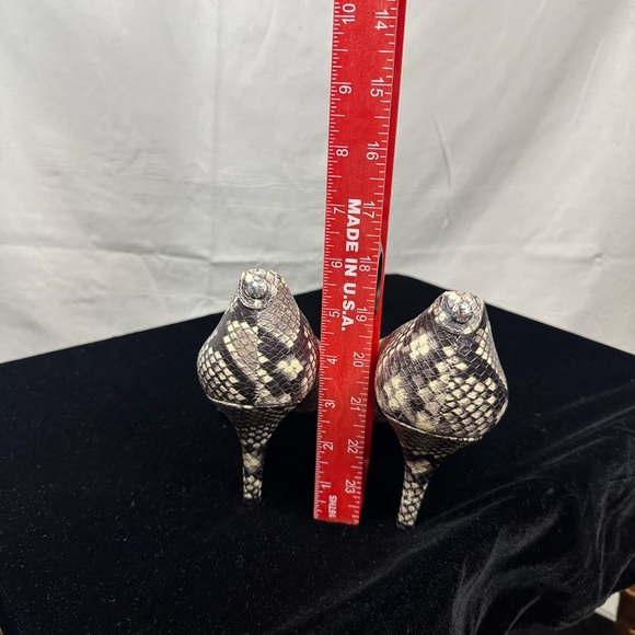 Michael Kors Snake Skin High Heel pumps size 8.5 shoe - Picture 5 of 10